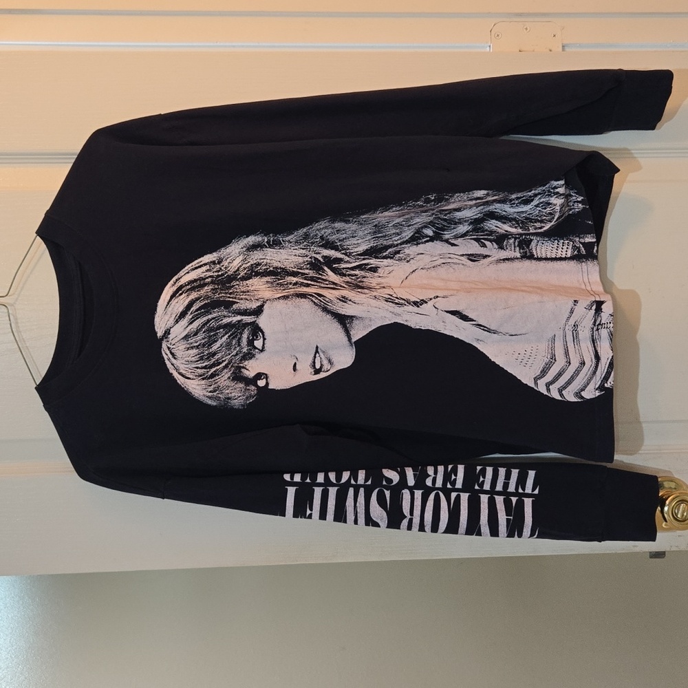 Taylor Swift Eras Tour Long Sleeve Blur Tee Shirt Unisex sized Medium